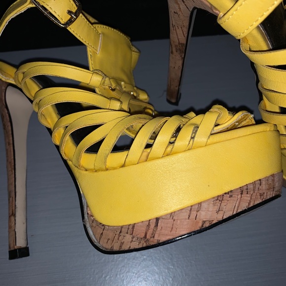 Shoes 059 - Picture 2 of 2